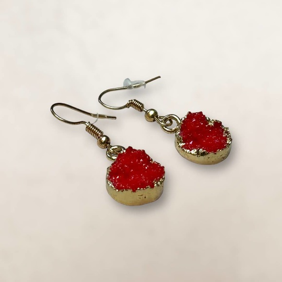 Druzy Red Drop Dangle Earrings Gold-Plated Alloy and Resin NWOT - Picture 2 of 6